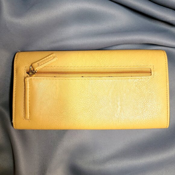 Tahari Mustard Yellow Clutch Wallet, Like New, Great Condition - Picture 5 of 8
